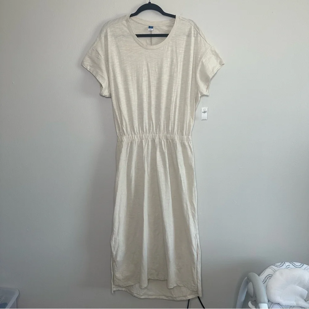 Elegant Cream Midi Dress - Picture 2 of 8